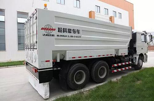 瀝青水泥撒布車(chē)使用在哪些場(chǎng)所？